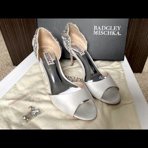 Badgley Mischka Celeste Satin Shoe Soft White 8